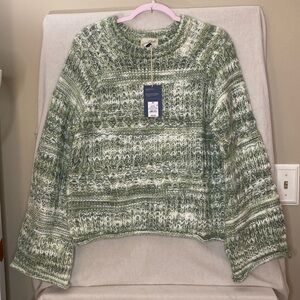 Universal Thread Women's Crewneck Pullover Sweater Green Size Medium